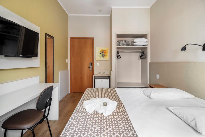 Room 7 of 38
