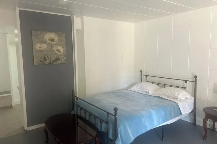 Room 5 of 13