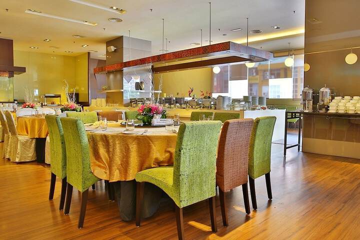 Dining 59 of 74