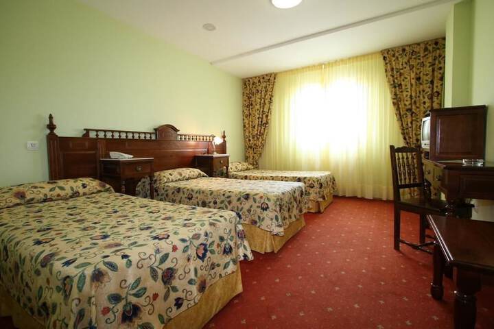 Room 7 of 27