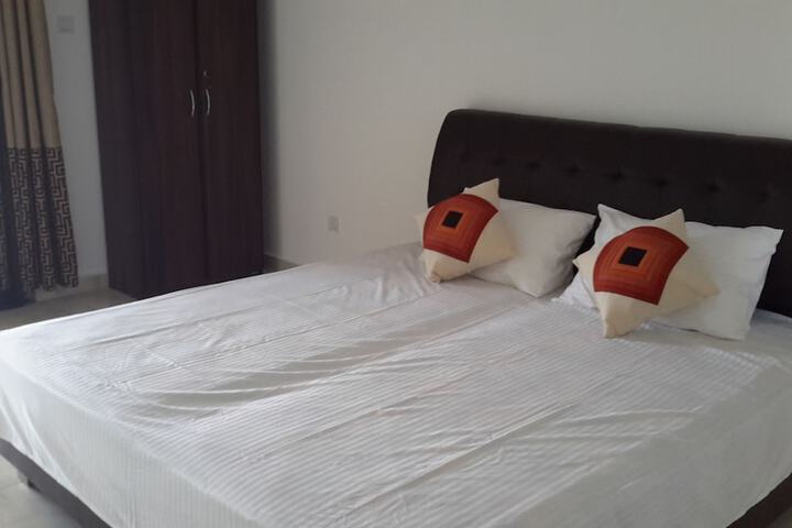 Room 8 of 17