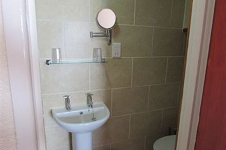 Room 2 of 39