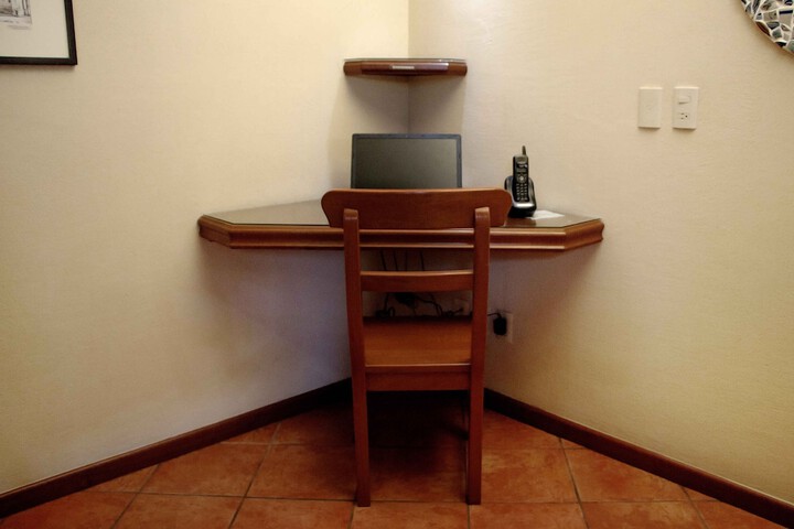 Room 21 of 36