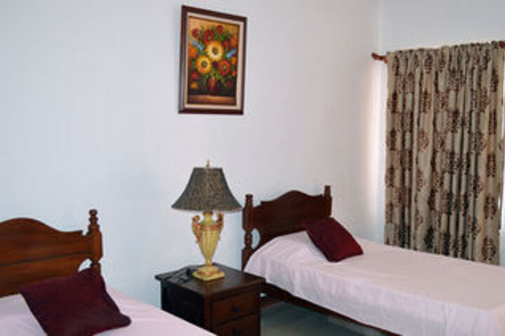 Room 3 of 10