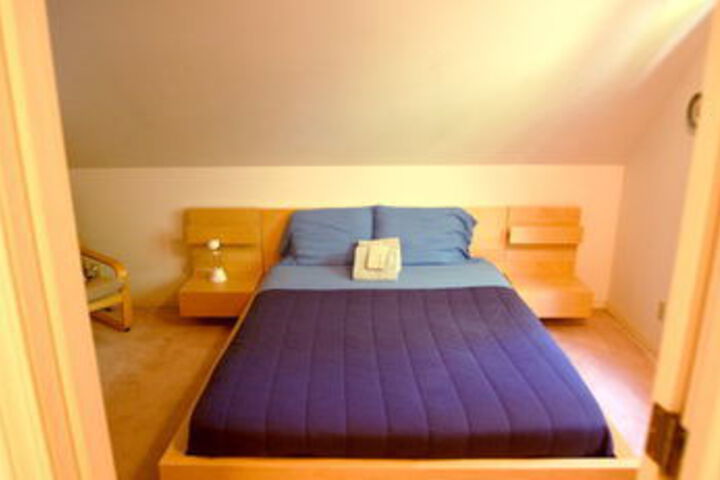 Room 104 of 697