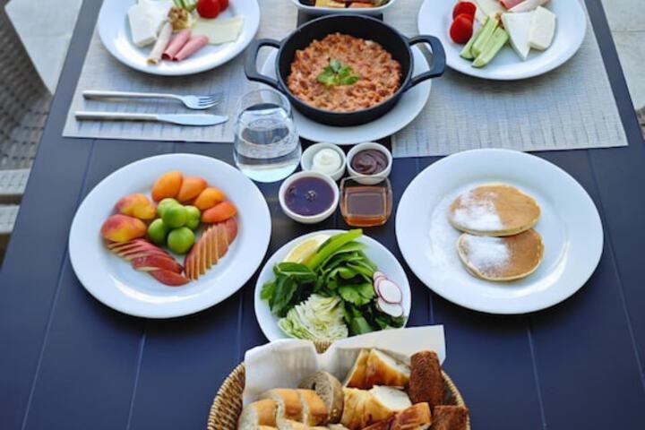 Breakfast meal