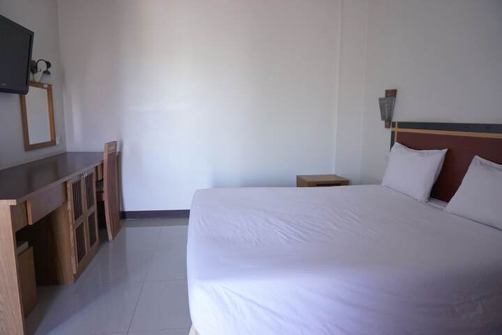 Room 11 of 38