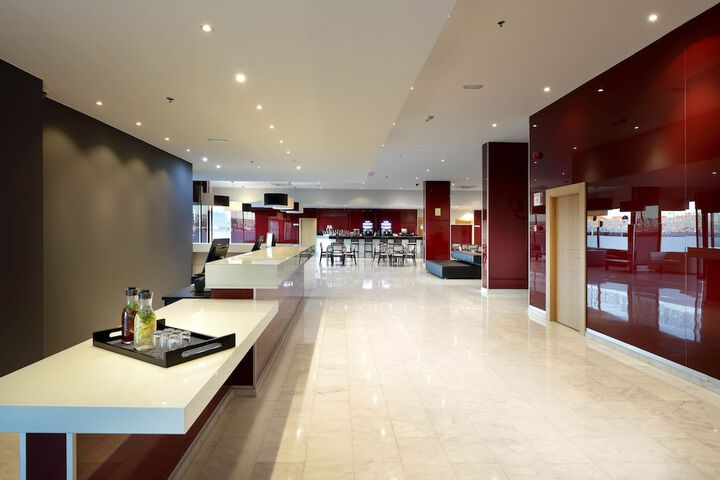 Entrance & Lobby