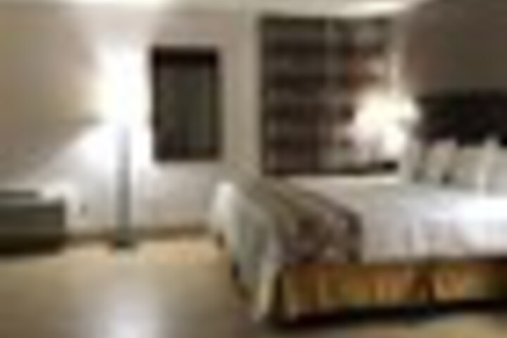 Room 44 of 114