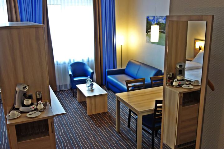 Room 10 of 43
