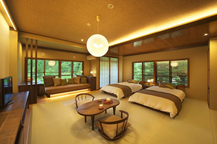 Room 12 of 37