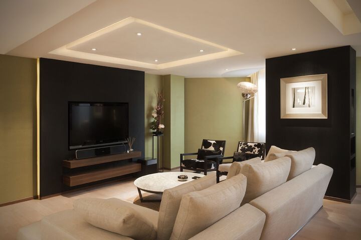 Room 18 of 37