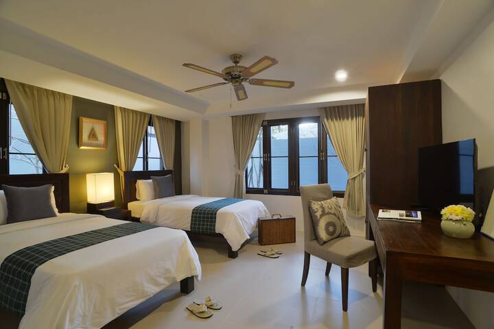 Room 26 of 80