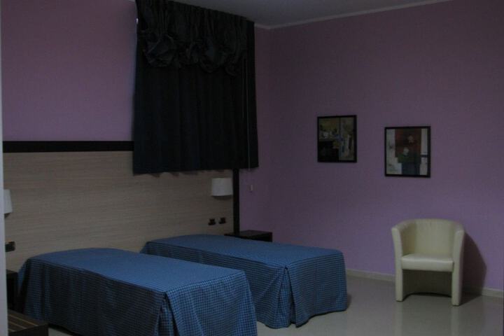 Room 4 of 22
