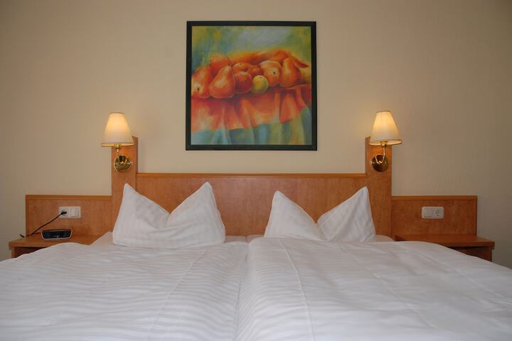 Room 6 of 34