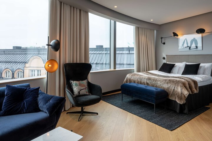 Room 34 of 76