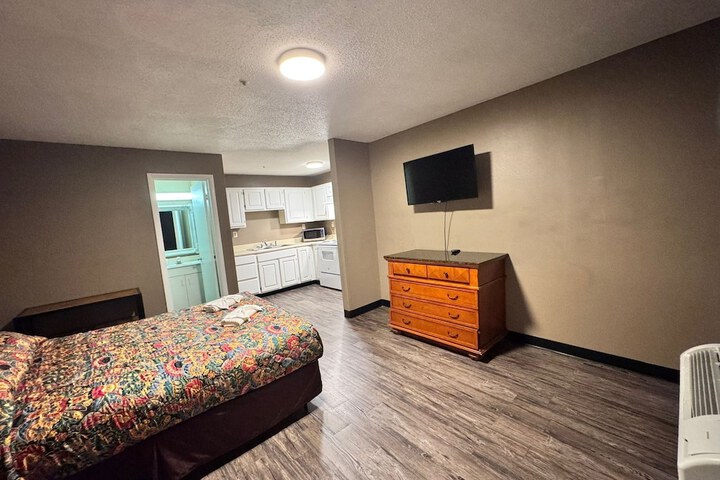 Room 3 of 13