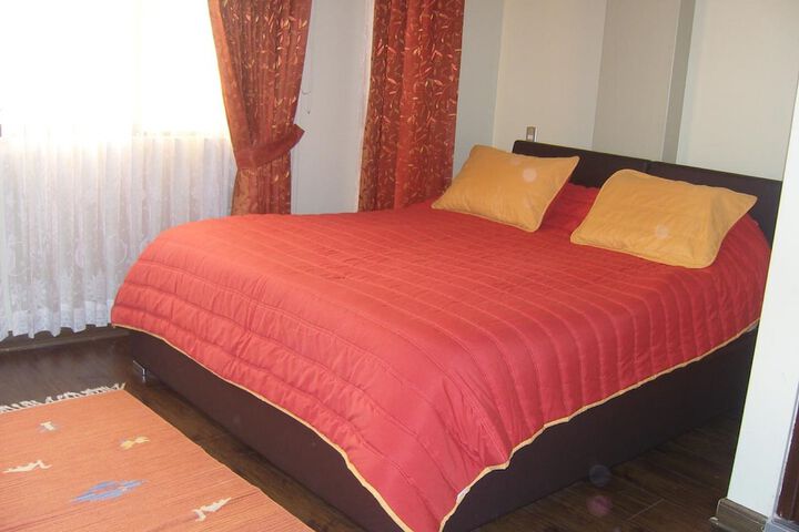 Room 9 of 29