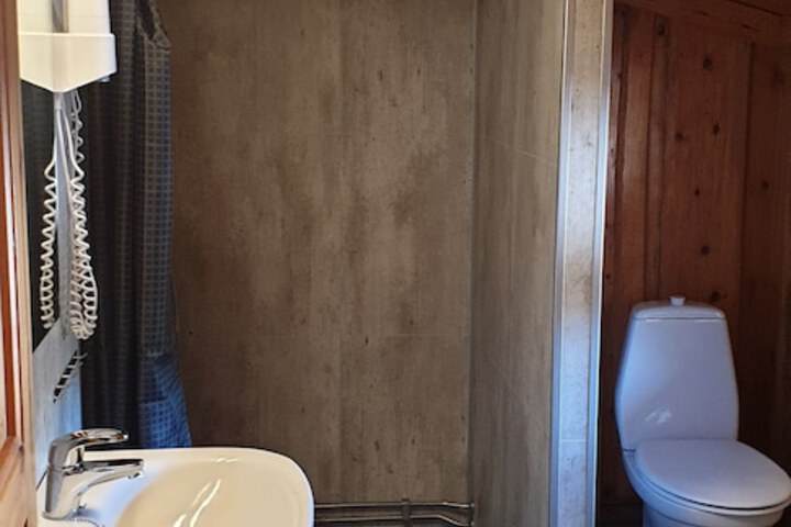 Room 18 of 35