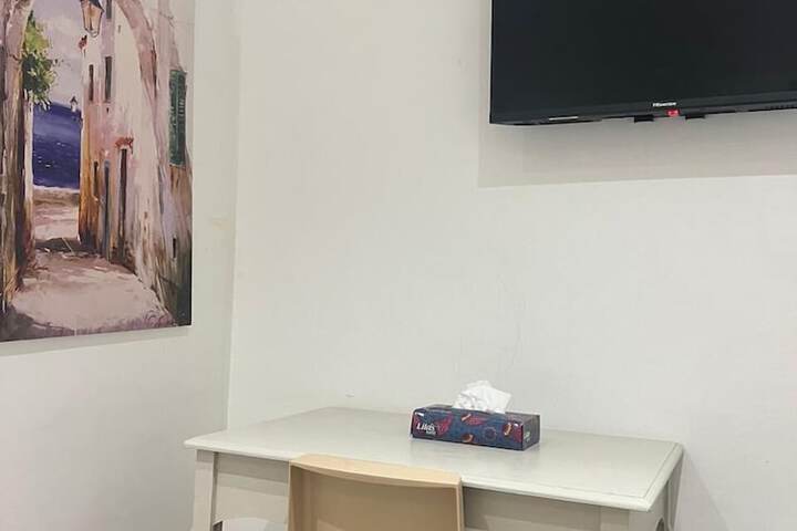 Room 4 of 31