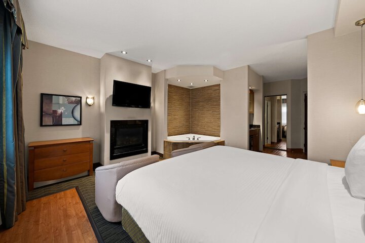 Room 17 of 65