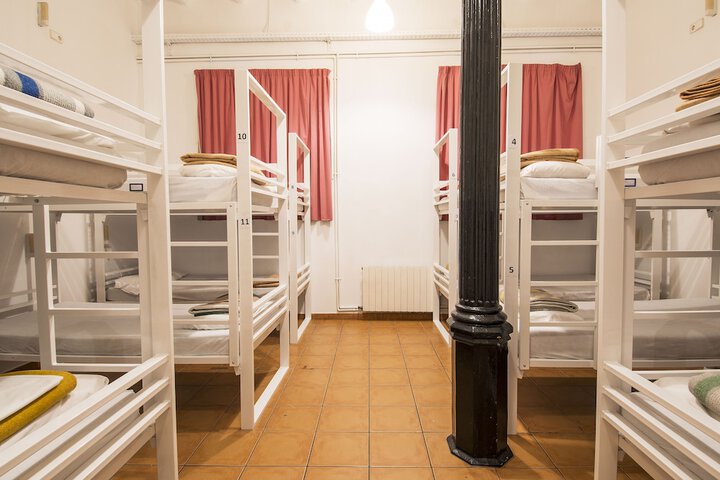 Room 10 of 65