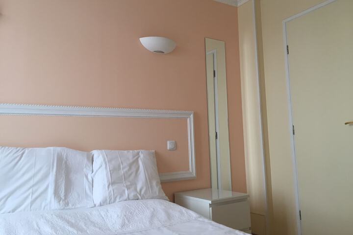 Room 6 of 61