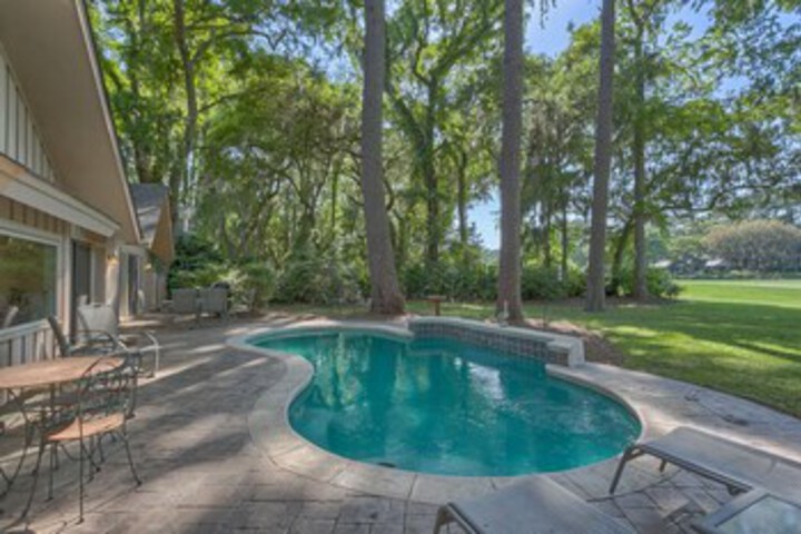 Pool 14 of 24