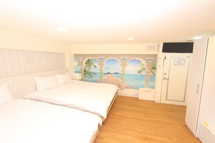 Room 48 of 246