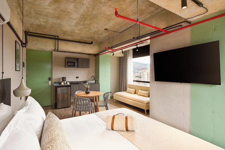 Room 11 of 36