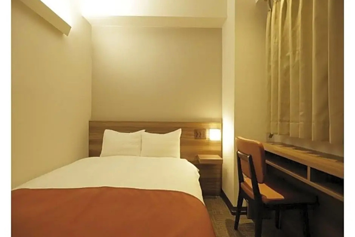 Room 6 of 19
