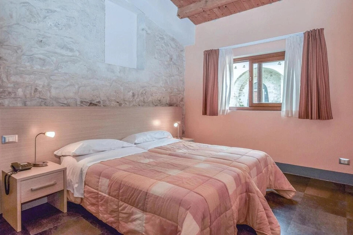 Room 3 of 14