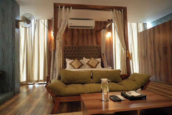 Room 27 of 51