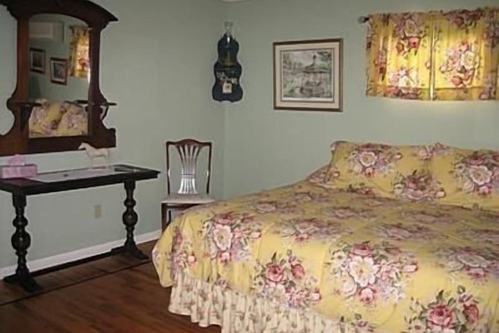Room 3 of 18