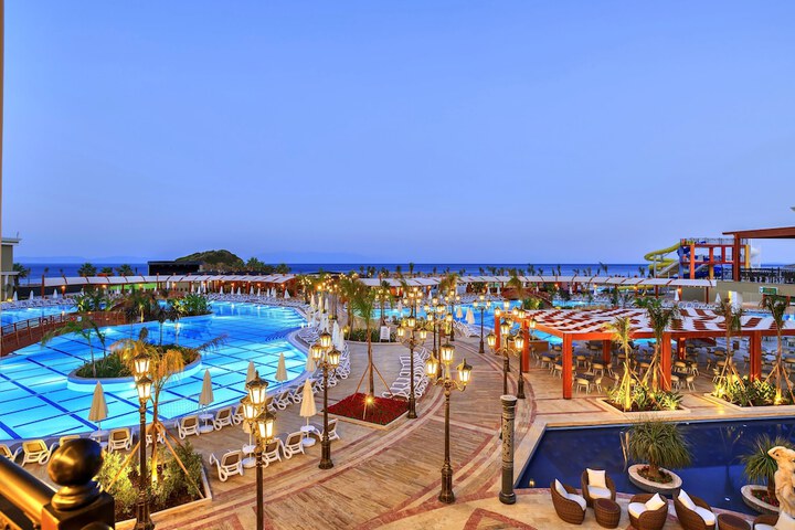 Pool Hotel