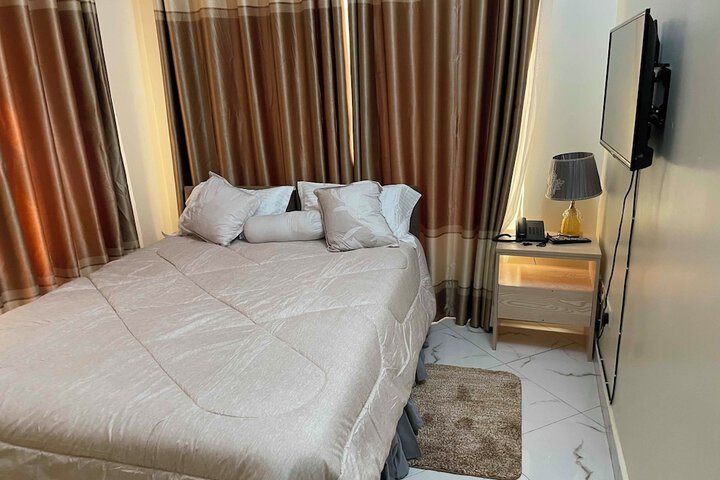 Room 2 of 34