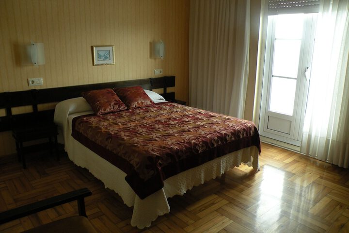 Room 3 of 44