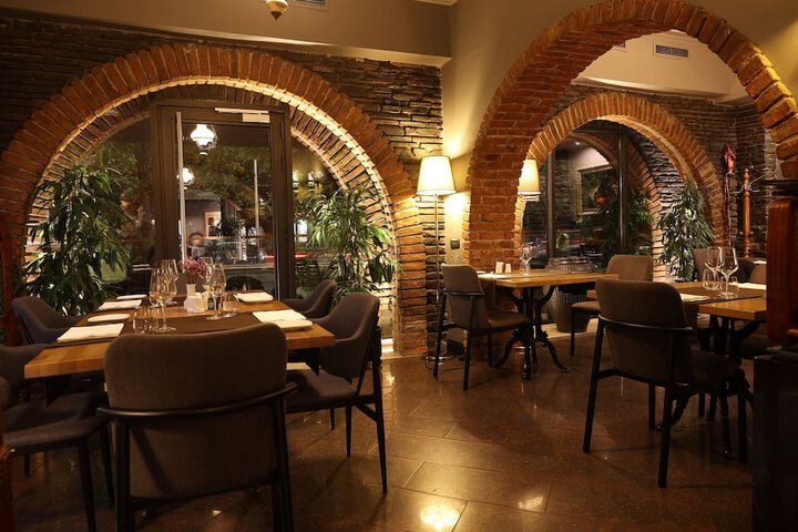 Dining 49 of 60