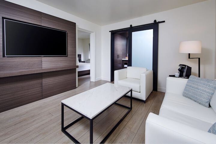 Room 10 of 35