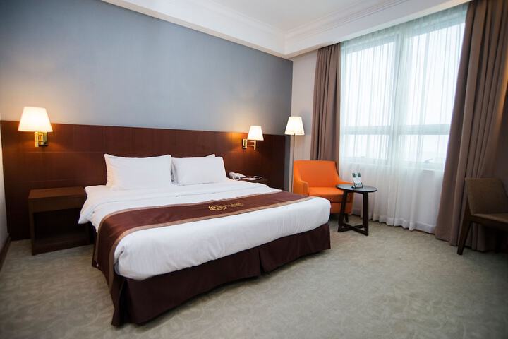 Room 10 of 44