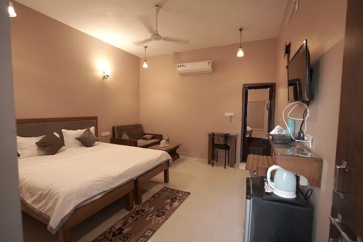 Room 4 of 59