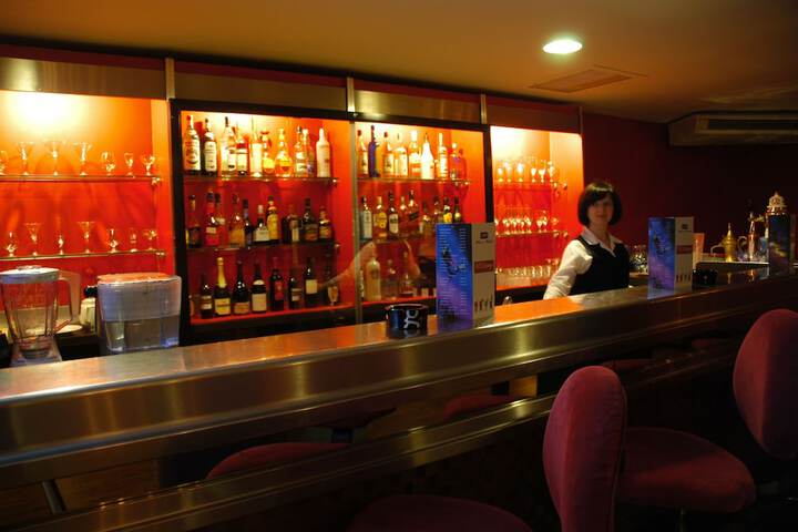 Lounge 47 of 63