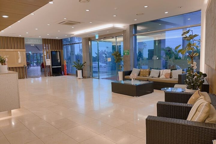 Hotel Interior 4 of 22