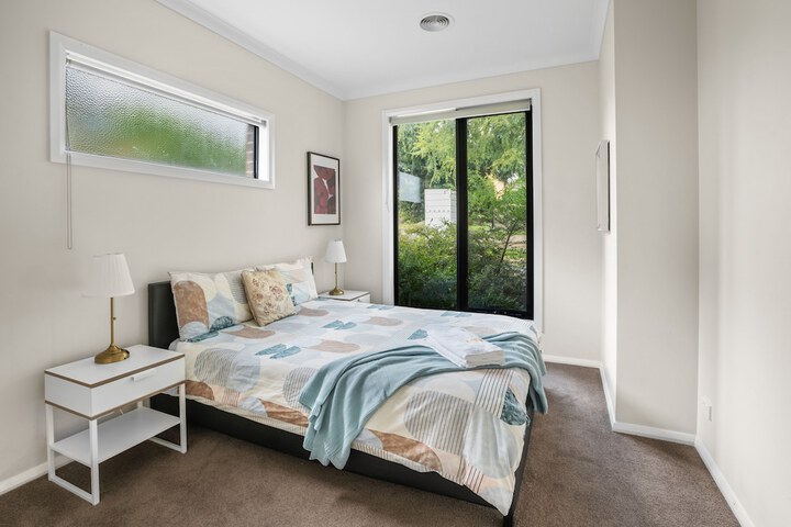 Room 6 of 27