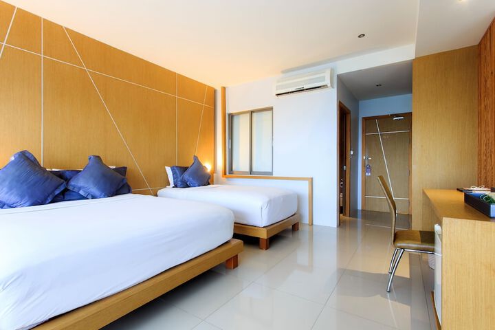 Room 19 of 112