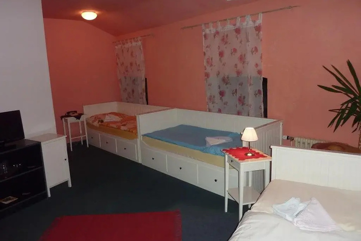 Room 3 of 13