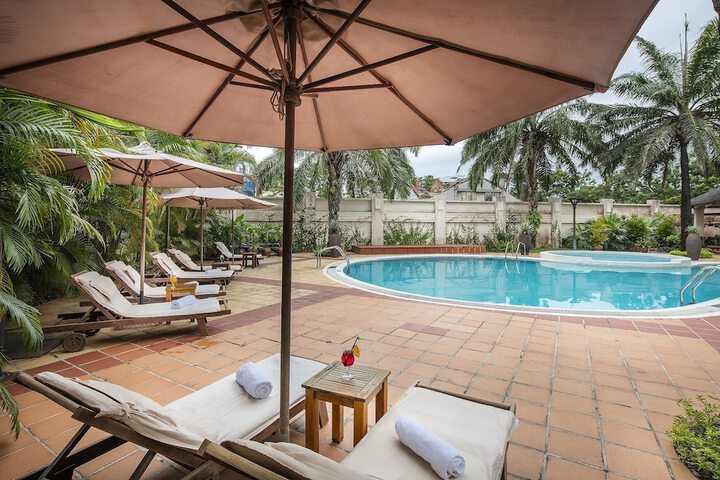 Hotel Pool