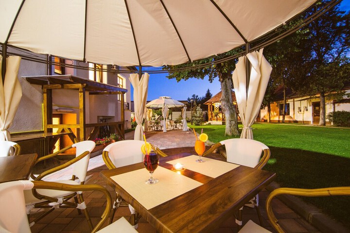 Terrace/Patio 47 of 90