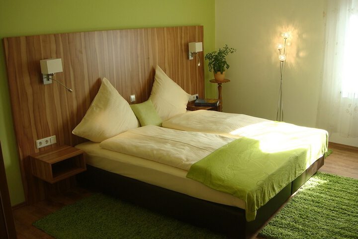 Room 14 of 76