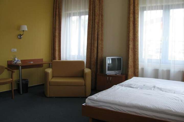 Room 14 of 34